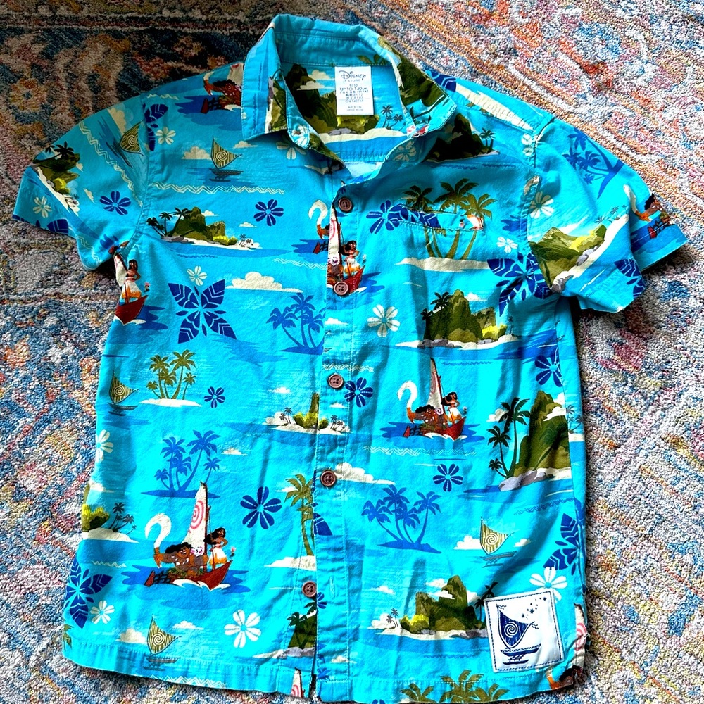 Disney “Moana” Button Up Shirt Size 9/10